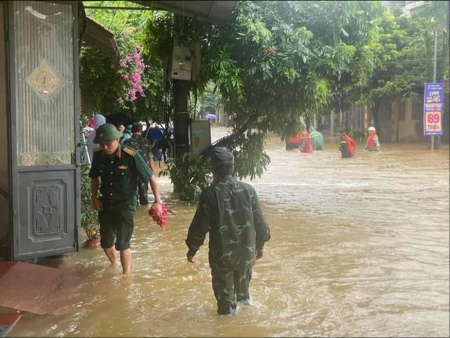 Nước lũ cuồn cuộn đổ về, nhiều nơi ở Hà Giang lại ngập sâu